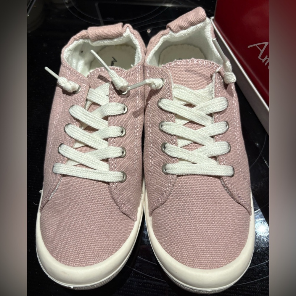 Brand New AE Blush Slip On Canvas Runners